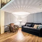 Unique & Stylish - Home Of Traveler In City Center